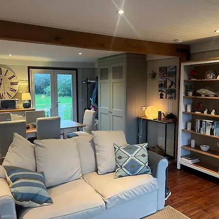 Ballymoney, Wexford - 3 Bed House With Private Access Holiday home